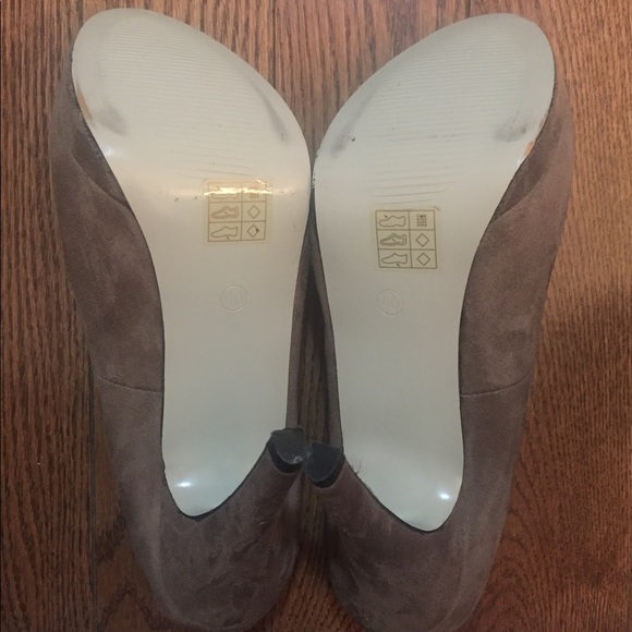 Beige/Tan Suede Shoes Peep Toe Heels - Picture 7 of 7